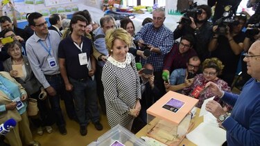 El PSOE gana en votos y el PP, en concejales con el 36.71% de votos escrutados