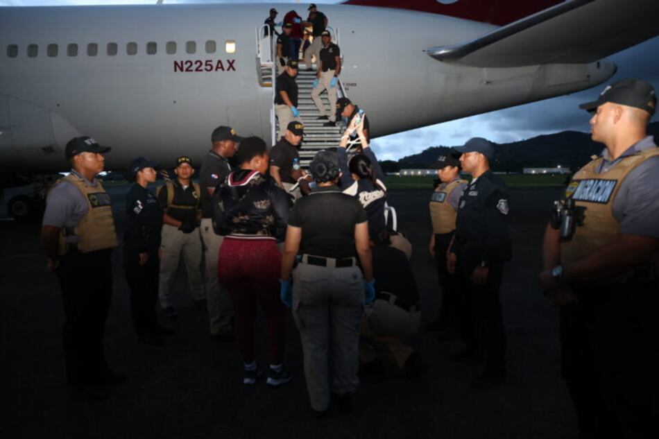 Un total de 1,969 migrantes irregulares han sido deportados desde Panamá en 48 vuelos