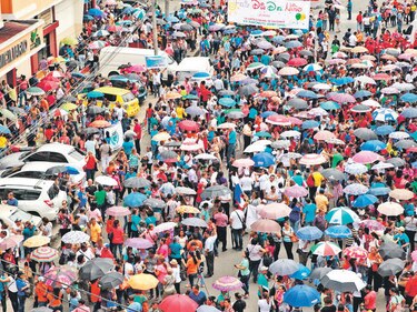 Docentes paralizan escuelas públicas