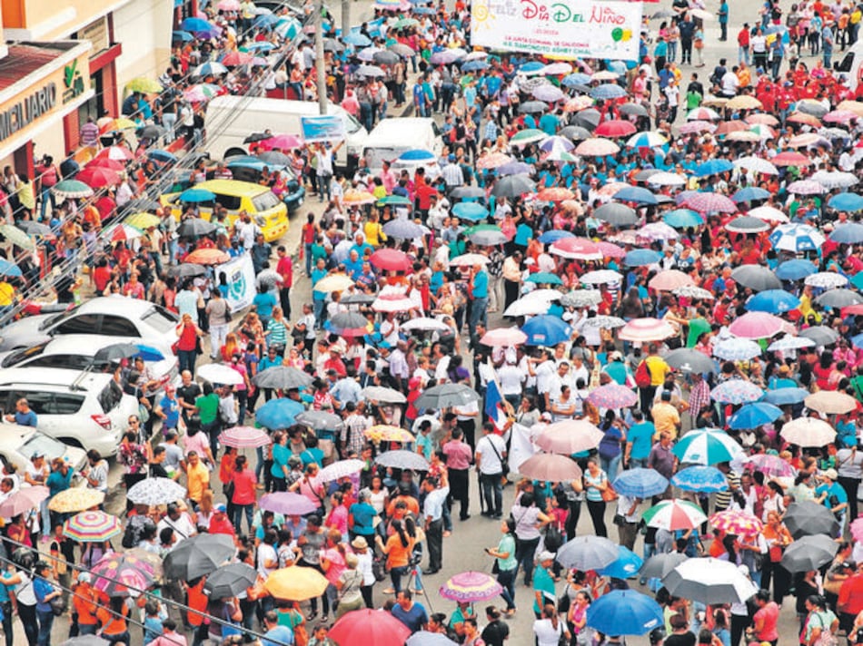 Docentes paralizan escuelas públicas