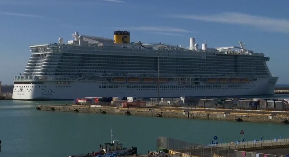 Barco de crucero con 6 mil pasajeros fue bloqueado cerca de Roma