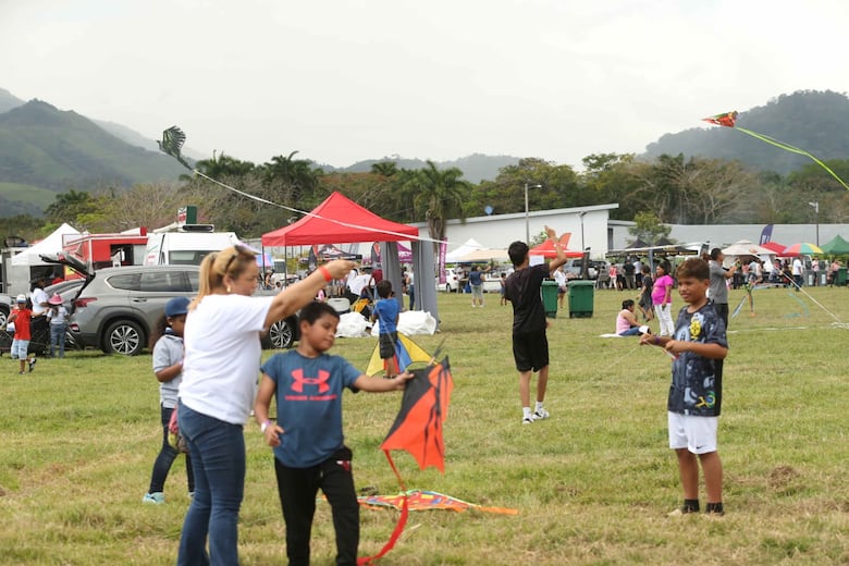 El Festival de Cometas y Panderos celebra 25 años de tradición y color en Panamá