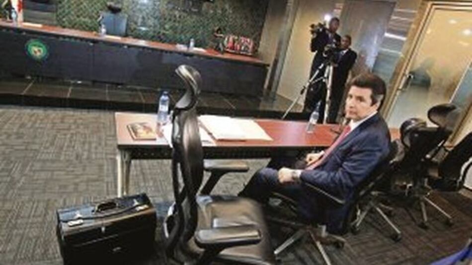 Alejandro Moncada Luna habría recibido cheque de poco más de $168 mil por parte de empresario tico