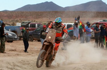 Chileno Quintanilla gana octava etapa en motos; Coma es nuevo líder