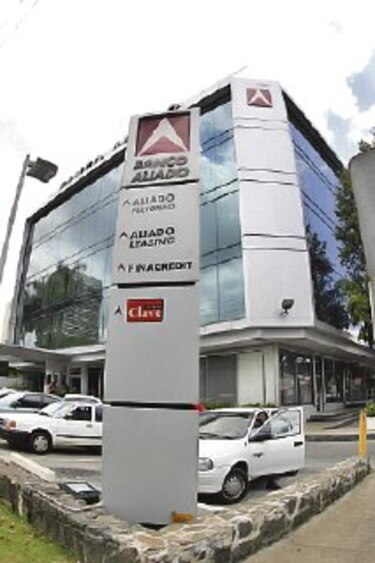 Banco Aliado vuelve a ‘outlook’ positivo