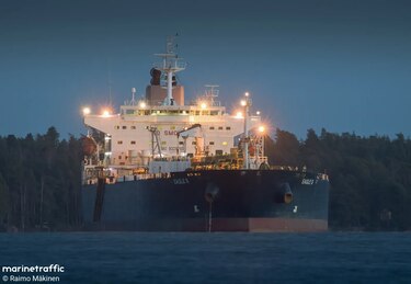 Finlandia bloquea el barco sospechoso de dañar cables en el Báltico