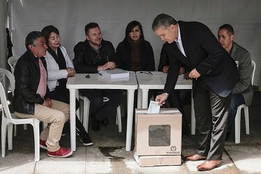 Naufraga en las urnas consulta anticorrupción en Colombia
