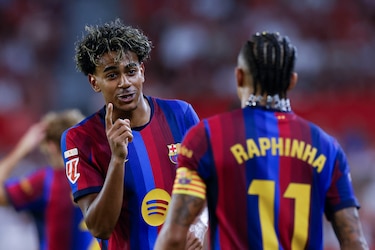 Con hat-trick de Raphinha, Barcelona arrasa al Sevilla