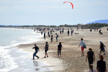 Francia vuelve a cerrar algunas playas al no respetarse normas de distanciamiento