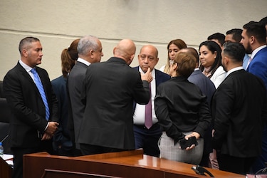 Controversia en la Asamblea por proyecto de ley que busca eliminar indemnizaciones a gerentes estatales