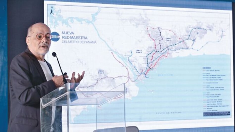 Álvaro Uribe: reordenamiento urbano de la ciudad de Panamá es impostergable