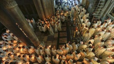 Santo Sepulcro de Jerusalén acoge a cientos en misa solemne de resurrección