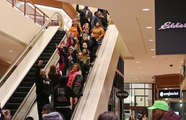 Ferguson: Protestas en tiendas minoristas