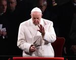 El Papa denuncia en el viacrucis las lacras que afligen el mundo