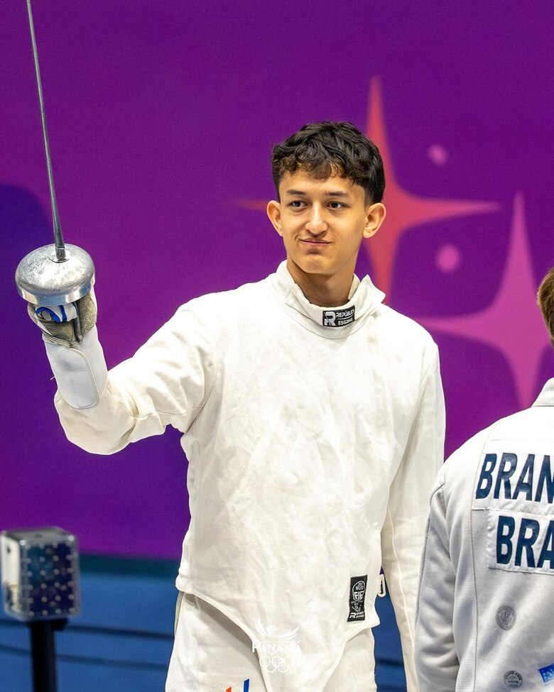 Isaac Dorati gana bronce en esgrima y le da a Panamá su segunda medalla en Asunción 2025