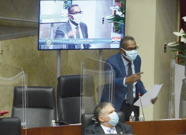Piden modificar ley de carrera administrativa para pagar prima