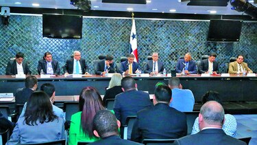 Se retoma la disputa por la Comisión de Credenciales