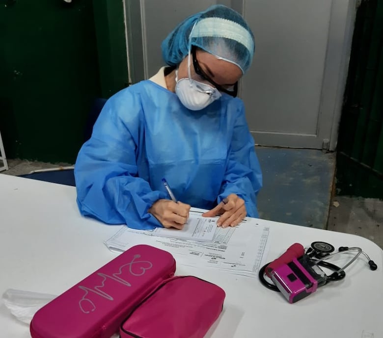 Médicos panameños celebran su día en una lucha desigual