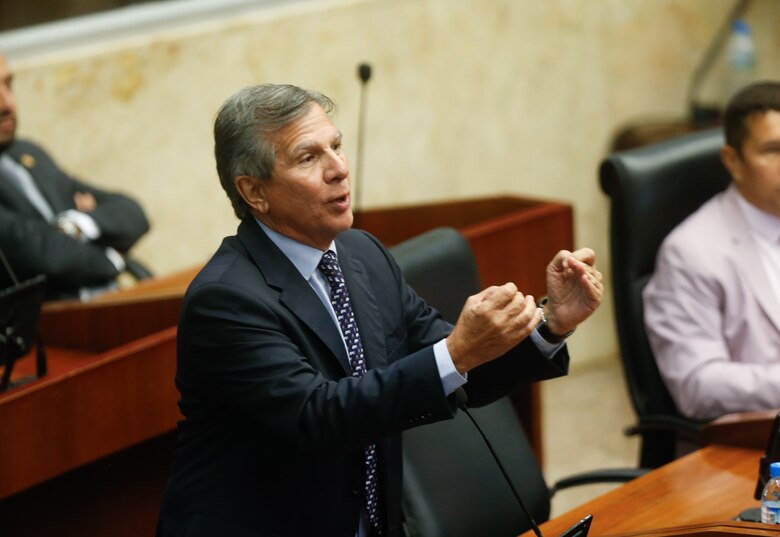 A tambor batiente, bancada oficialista intenta nombrar a Nelson Jackson en la directiva de la ACP