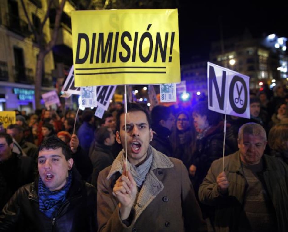 Los socialistas piden la dimisión de Rajoy por escándalo de corrupción