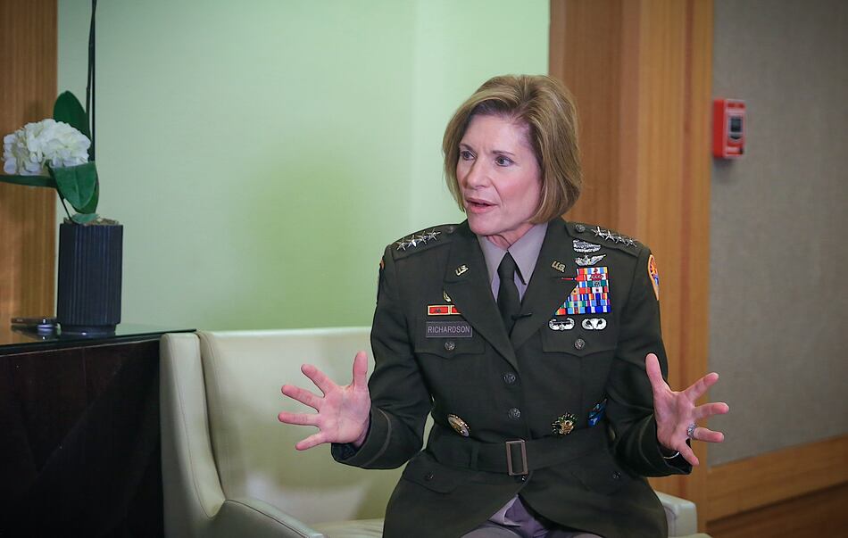 Milei se reúne en el ‘fin del mundo’ con la comandante del Comando Sur de Estados Unidos