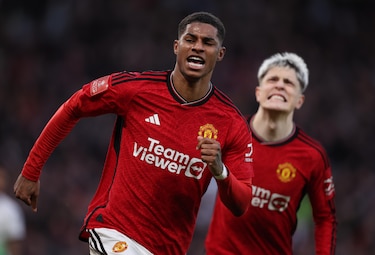 El United entierra el póker del Liverpool