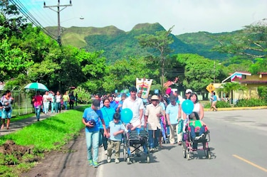 Alumnos con discapacidad piden centro para terapias