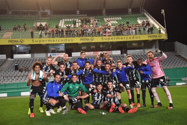 El Cartagena de Carrasquilla derrotó al Córdoba de Escobar en duelo de panameños en España
