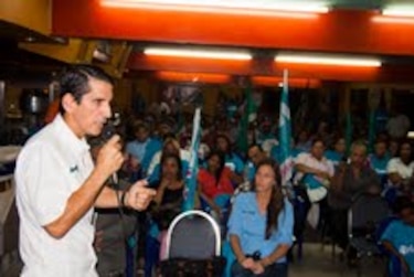 'Que no se vistan que no van', dice Rómulo Roux a los opositores