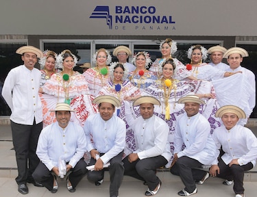 Banconal, presente en el Desfile de las Mil Polleras