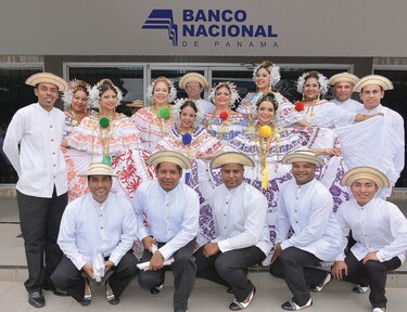 Banconal, presente en el Desfile de las Mil Polleras