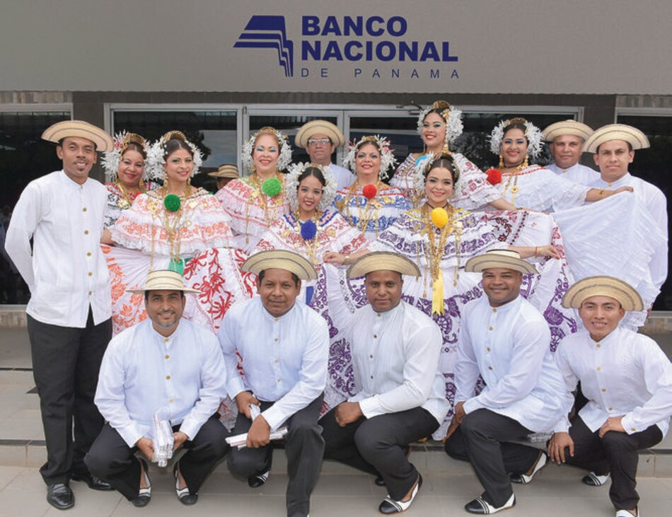 Banconal, presente en el Desfile de las Mil Polleras