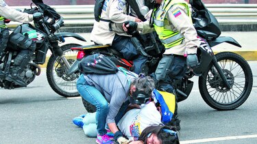 Venezolanos resisten la represión