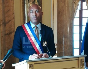 Mariano Rivera recibe la orden Belisario Porras y es designado embajador deportivo de Panamá