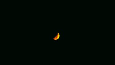 Noche con luna de ‘sangre’
