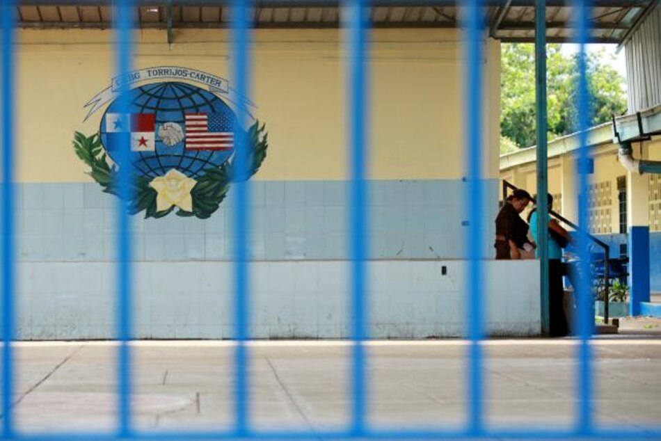 Con retraso empezó la votación en la escuela Torrijos Carter