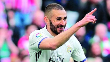 Benzema regresa de las vacaciones con una lesión muscular