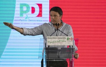 ‘Cometí el error de politizar el referéndum’, afirma Renzi