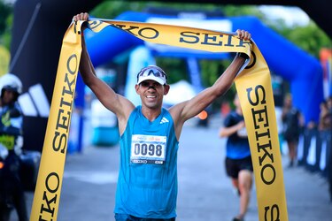 Jorge Castelblanco domina el Maratón Internacional de Panamá 2025