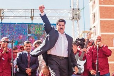 Maduro, a un paso de poderes especiales