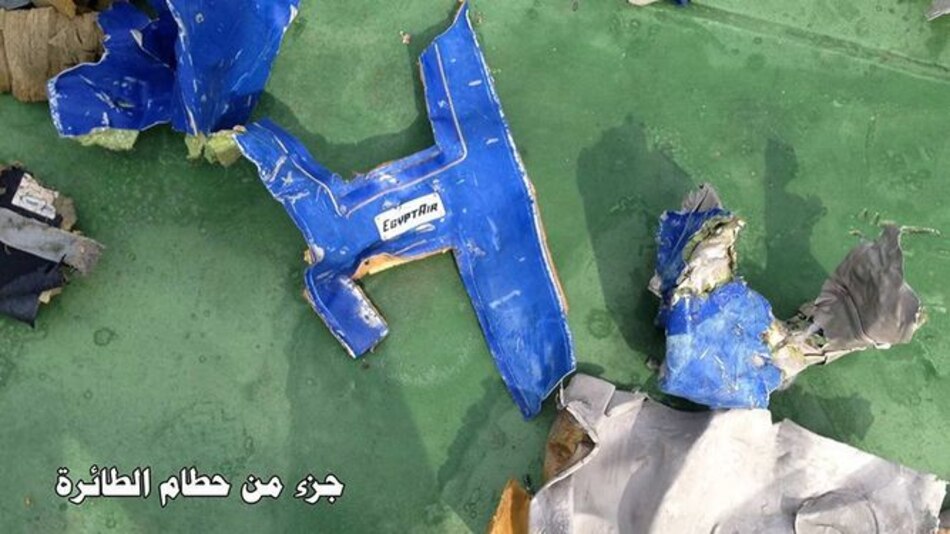 No se descarta hipótesis de atentado en avión egipcio