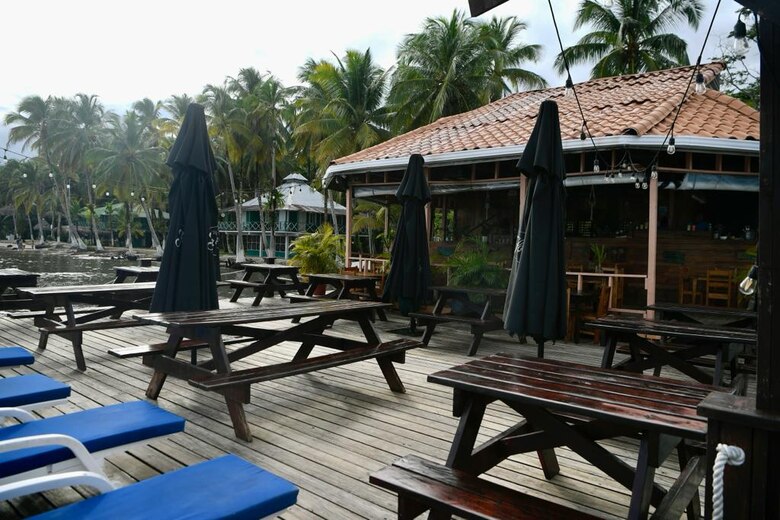 Isla Colón, hay tristeza en el paraíso