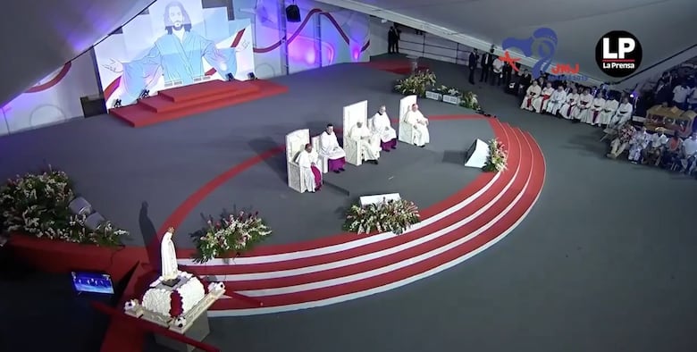 Papa a jóvenes: 'No basta estar todo el día conectado para sentirse amado'