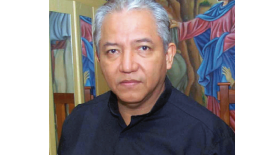 Sacerdote David Cosca no habría estado en la habitación