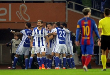 El Barça salva un punto ante Real Sociedad, pero se aleja del líder