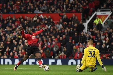 Manchester United sigue su racha triunfal