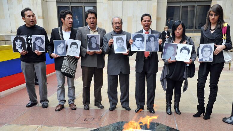 Las 28 horas de terror de la Toma del Palacio de Justicia en Colombia, que 40 años después sigue siendo una herida abierta en el país