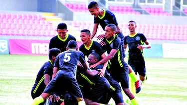 Dominan el fútbol de Panamá Centro