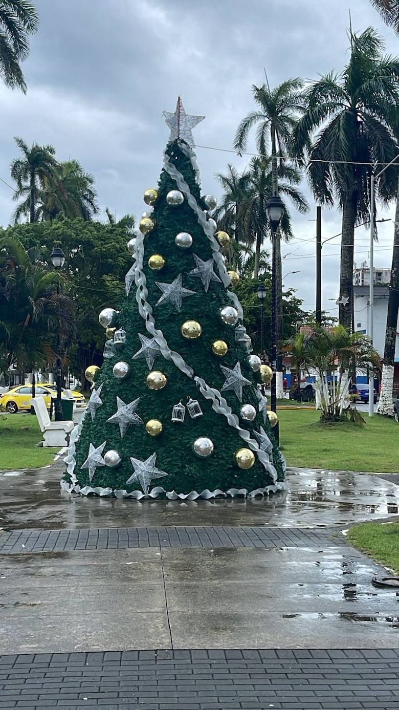 ¿Qué pasó con las decoraciones navideñas en Colón? El alcalde lo aclara