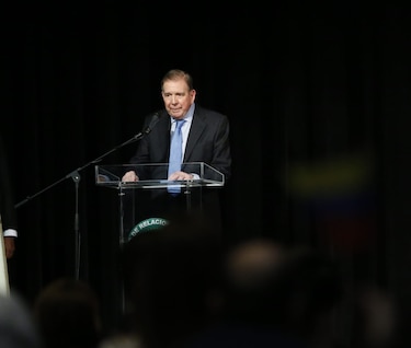 ‘Estoy muy cerca de Venezuela’, dice Edmundo González Urrutia, quien llama a desconocer el régimen de Nicolás Maduro